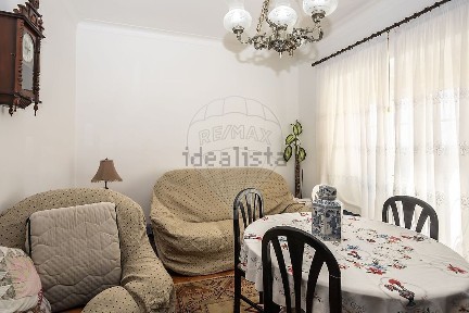 Apartamento T2 à venda na Avenida Dom João I