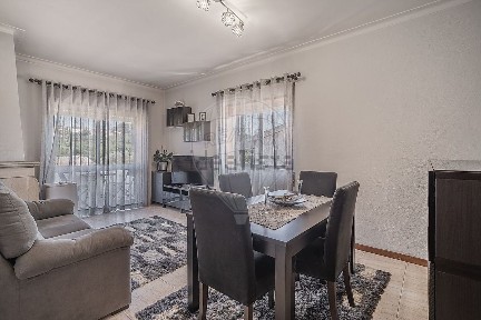 Apartamento T2 à venda na Rua da Escoura