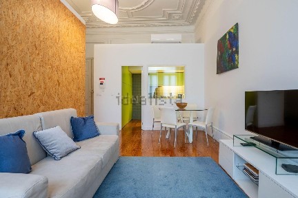Arrendamento de apartamento T1 na Rua de Sá da Bandeira, 377