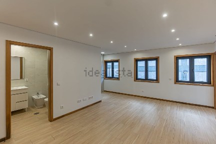 Arrendamento de apartamento T1 na Rua de Raúl Dória
