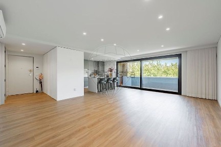 Apartamento T3 à venda em Em566-2