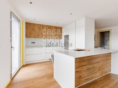 Apartamento T3 à venda na Rua de Vale de cubas