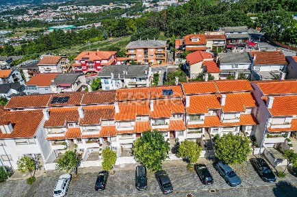 Moradia independente à venda na Avenida São Gonçalo, 1502