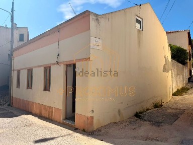 Moradia independente à venda em Tavarede