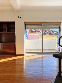 Arrendamento de apartamento T3 na Rua Figueira da Foz, 39