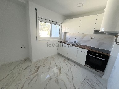 Apartamento T2 à venda na Rua Teresa Gomes