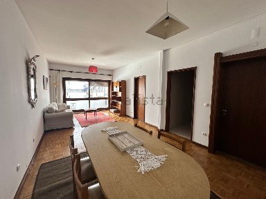 Arrendamento de apartamento T2 na Rua de São Brás