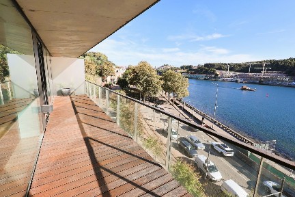Arrendamento de apartamento T3 na Rua do Bicalho s/n