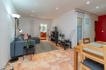 Apartamento T1 à venda na Praça Padre Manuel Bernardes, 5