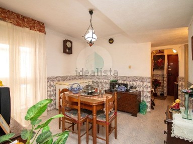 Apartamento T5 à venda na Rua da Resistência ao Fascismo