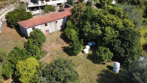 Moradia independente à venda em Vila Verde