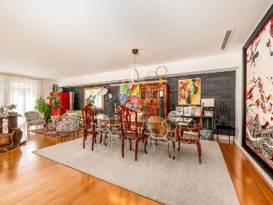 Duplex à venda na Avenida Visconde de Valmor