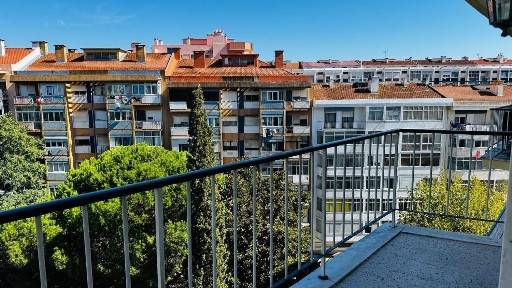 Arrendamento de apartamento T2 no Monte Abraão