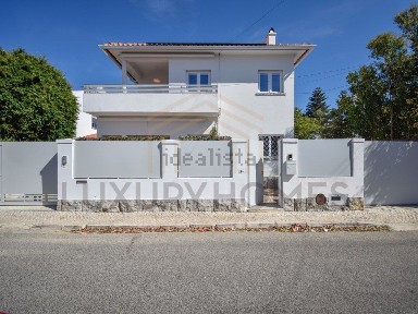 Apartamento T3 à venda na Rua Padre Caetano Baptista