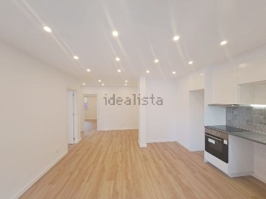 Apartamento T2 à venda na Rua 25 de Abril