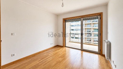 Arrendamento de apartamento T2 na Rua Doutor Manuel Pereira da Silva, 224 C