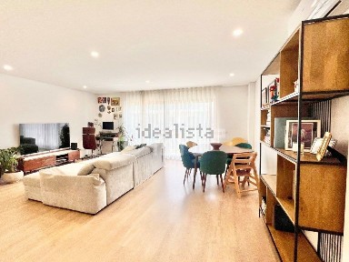 Apartamento T2 à venda na Rua Daniel Guerreiro João