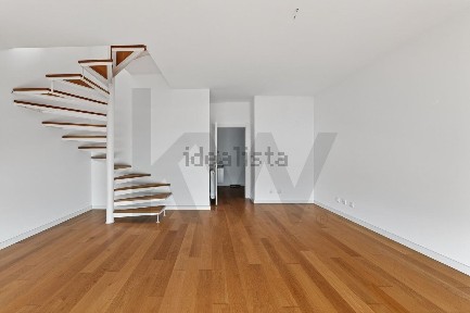 Arrendamento de duplex na Rua Daciano Costa, 32