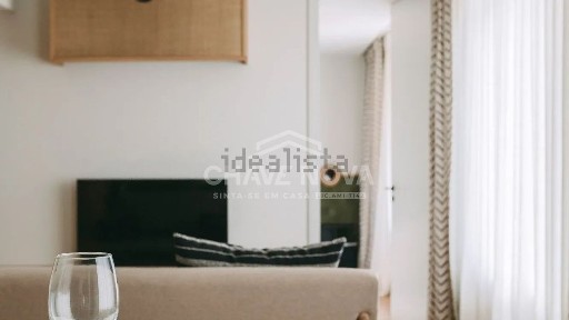 Apartamento T1 à venda na Rua da Escola Normal, 76 /78