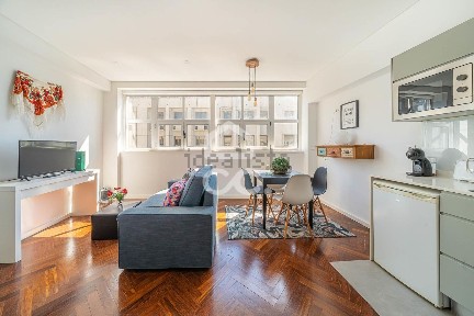 Apartamento T0 à venda na Rua do Bolhão