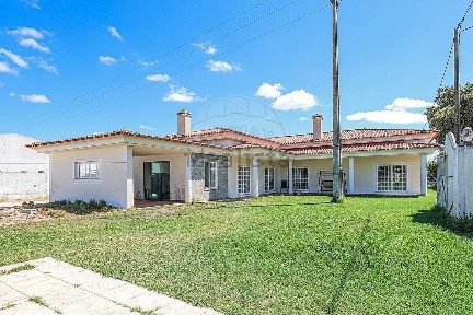 Moradia independente à venda na Zona Oeste
