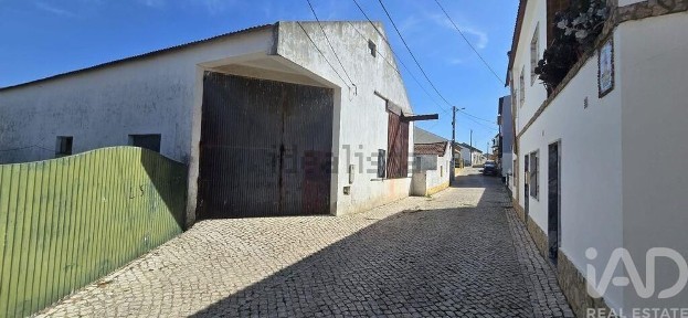 Armazém à venda em Lamas e Cercal