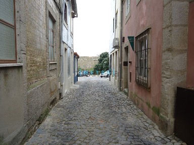 Arrendamento de moradia geminada na Rua da Cerca