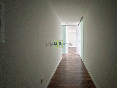 Apartamento T3 à venda na Rua Mousinho Magro