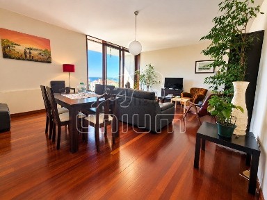 Apartamento T2 à venda na Rua dos Poveiros, 22
