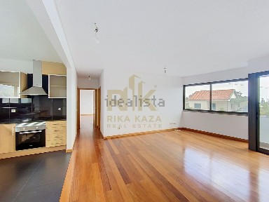 Apartamento T2 à venda no Caminho do Poço Barral