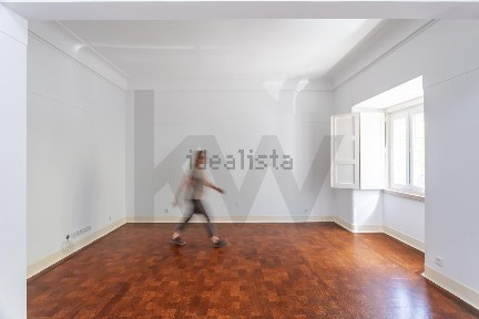 Arrendamento de apartamento T4 na Rua Rodrigo da Fonseca s/n