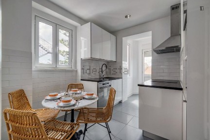 Arrendamento de apartamento T3 na Rua Actor Vale