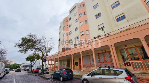 Arrendamento de apartamento T3 na Rua Guilherme Marconi