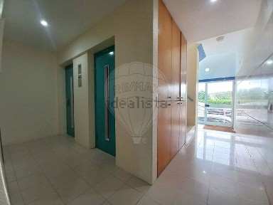 Arrendamento de apartamento T2 na Praça Carlos Aboim Inglez