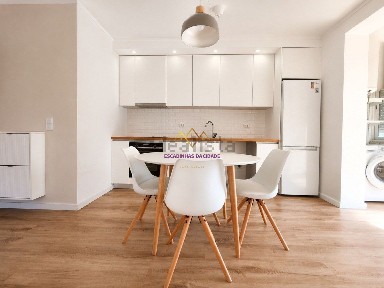 Arrendamento de apartamento T2 na Rua Nicolau Tolentino de Almeida