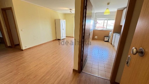 Arrendamento de apartamento T1 na Avenida Marechal Francisco da Costa Gomes s/n