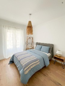 Arrendamento de apartamento T2 na Rua do Vale de Santo António