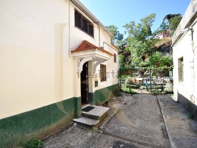 Moradia independente à venda no Bairro da Serafina