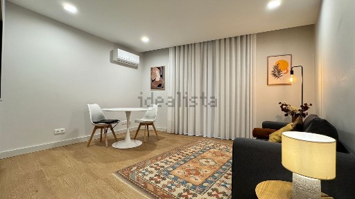 Arrendamento de apartamento T0 na Rua Luis G. Carvalho, 13 a