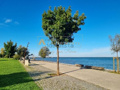 Apartamento T1 à venda na Rua Madalena Iglésias