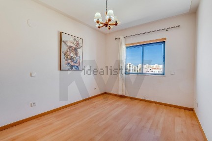 Apartamento T1 à venda na Rua António Gedeão