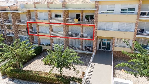 Apartamento T2 à venda na Urbanização Má Partilha
