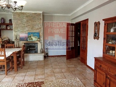 Apartamento T3 à venda no Centro de Oliveira de Azeméis