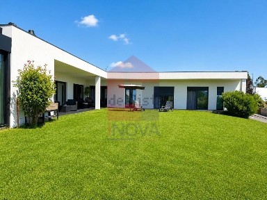 Casa ou moradia à venda em Vila Verde e Barbudo