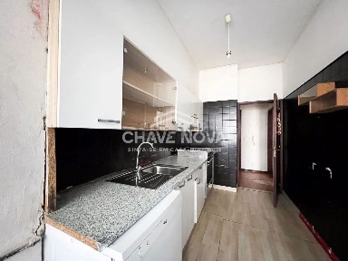 Apartamento T2 à venda na Praça Sousa Caldas s/n