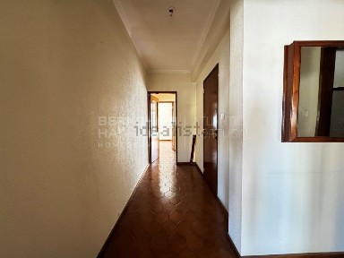 Apartamento T3 à venda na Avenida Baltazar do Couto