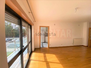 Arrendamento de apartamento T2 na Rua Engenheiro Jorge Anjinho, 4