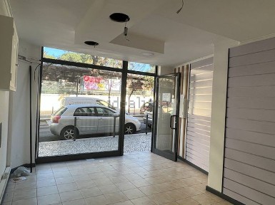 Arrendamento de espaço comercial na Avenida Rovisco Pais