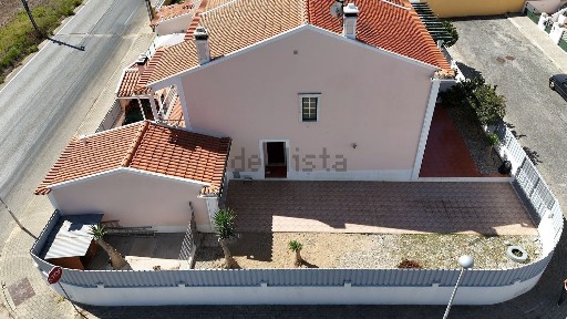 Moradia geminada à venda na Sobreiro Curvo