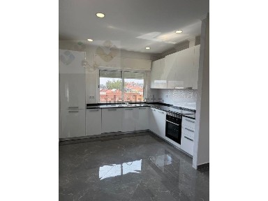 Arrendamento de apartamento T1 na Reboleira